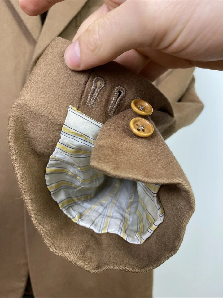 ISAIA Napoli (38R) Wool & Cashmere Handmade Hand Tailored Bespoke Sport Jacket - Image 4 of 4