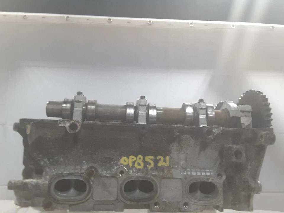 Used Left Engine Cylinder Head fits: 1998 Ford Contour 6-155 2.5L exc. SVT Left Foto 2 de 4