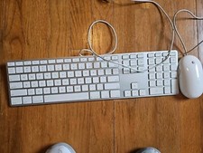 Apple A1243 USB Wired Keyboard with Numeric KeyPad and Mouse