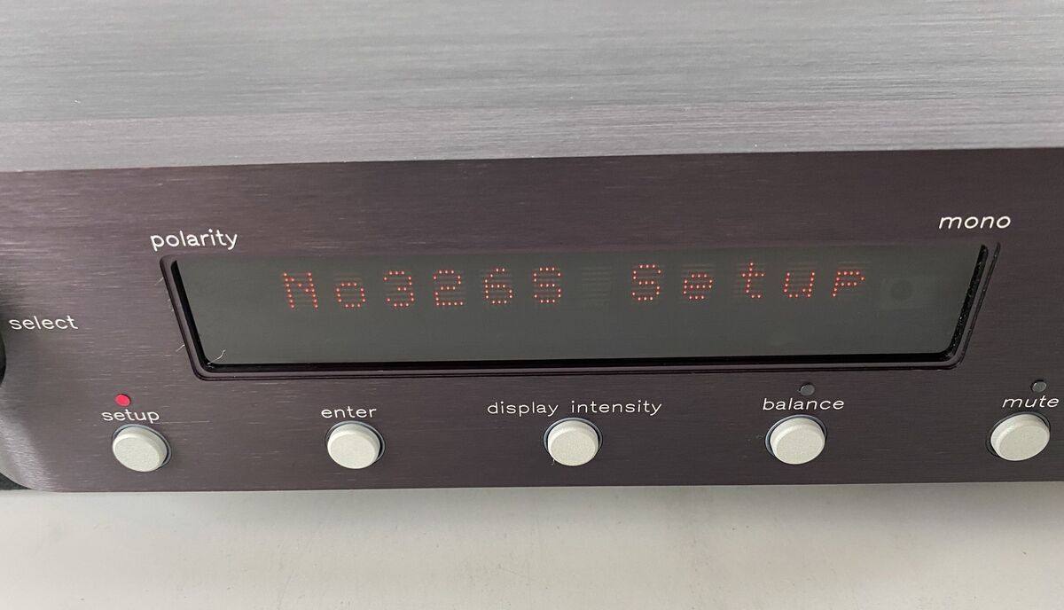 Mark Levinson No. 326S Line Stage Preamplifier with Remote Mark Levinson No. 326S Line Stage Preamplifier with Remote