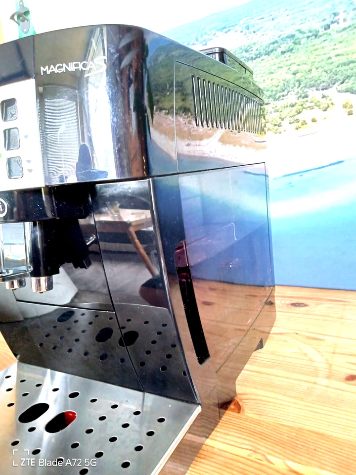 DeLonghi Magnifica S ECAM 22.110B Generalüberholt Gewährleistung 12 Monate OVP - Bild 4 von 4