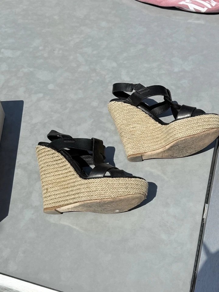 Cuñas Burberry de cuero negro talla 40 Foto 3 de 4