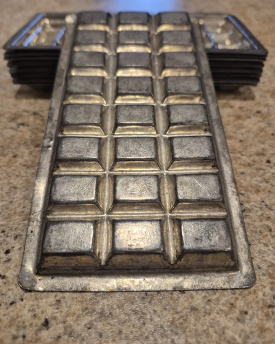 Vintage Metal Chocolate Bar Mould - Picture 2 of 3