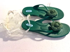 OKA B FLIP FLOPS Women's M Kelley Green w Flower, Thong Sandals NEW w OKA B Bag