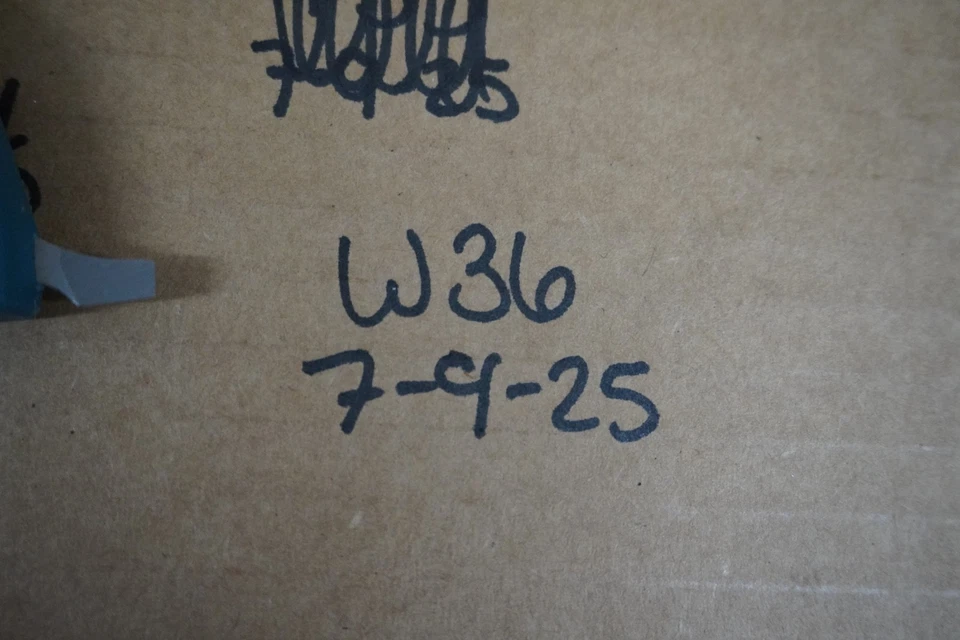 Espejo retrovisor interior Nissan Leaf 2023 OEM E8011681 Foto 4 de 4