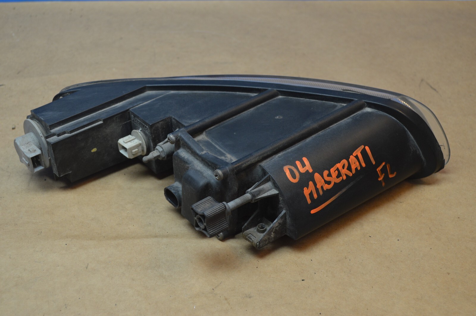 2004 M138 MASERATI M128 GT COUPE  DRIVER SIDE FOG LIGHT LAMP ASSEMBLY 41911748