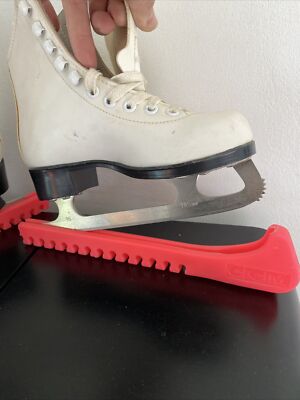 Ancienne paire de patins à glace H 180 Spécial Made in France - Décoration