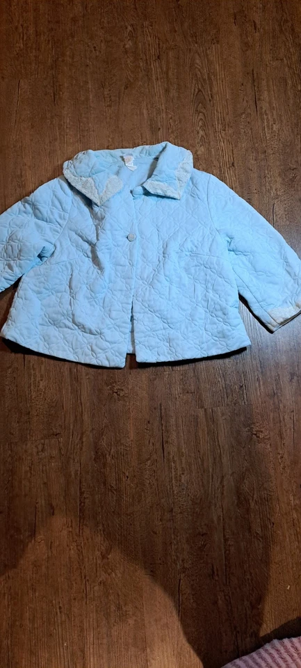 Jaqueta de cama acolchoada azul claro vintage acabamento de renda branca média - Imagem 2 de 4