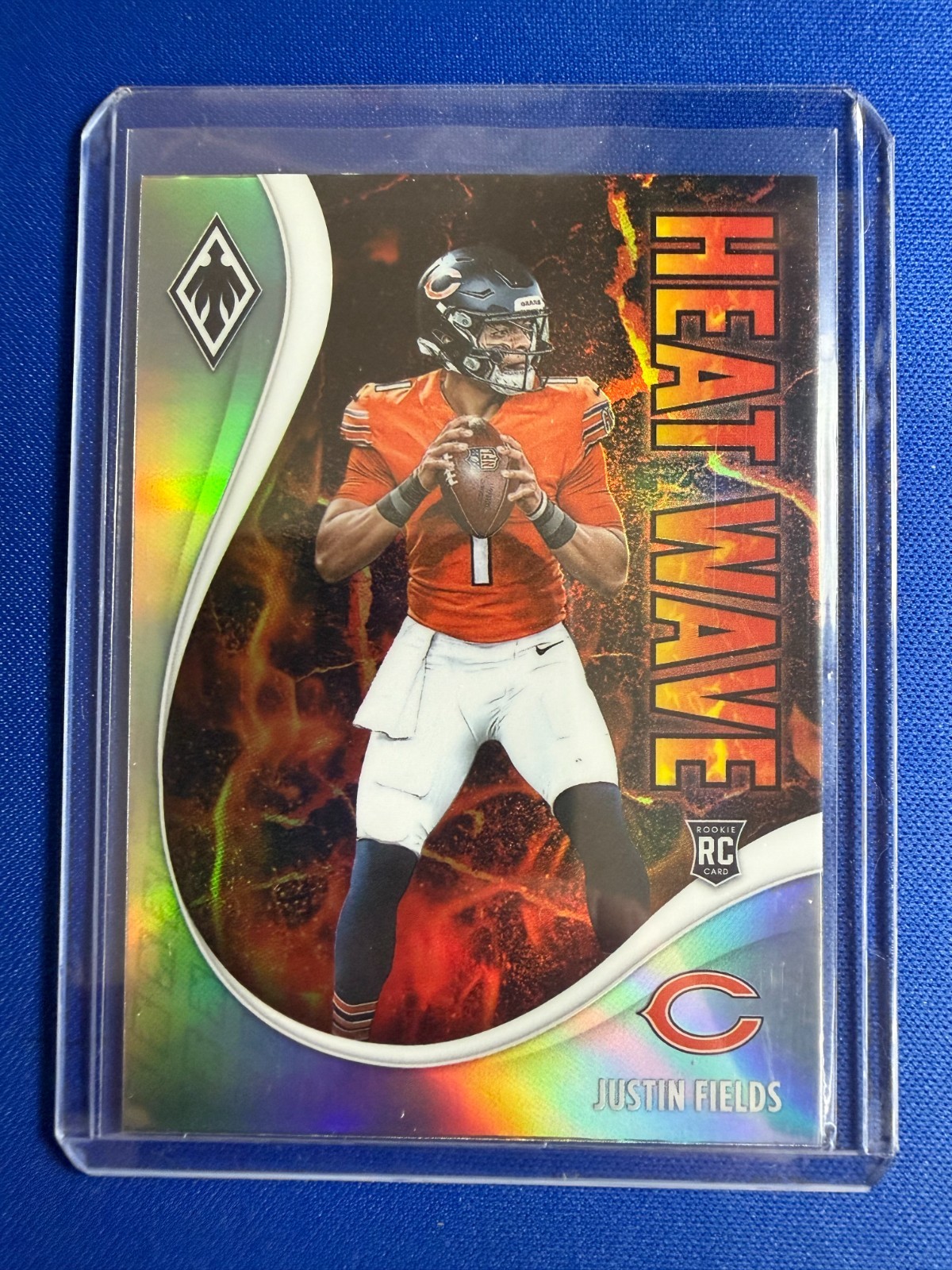 2021 Panini Phoenix - Heat Wave Justin Fields #16 (RC)