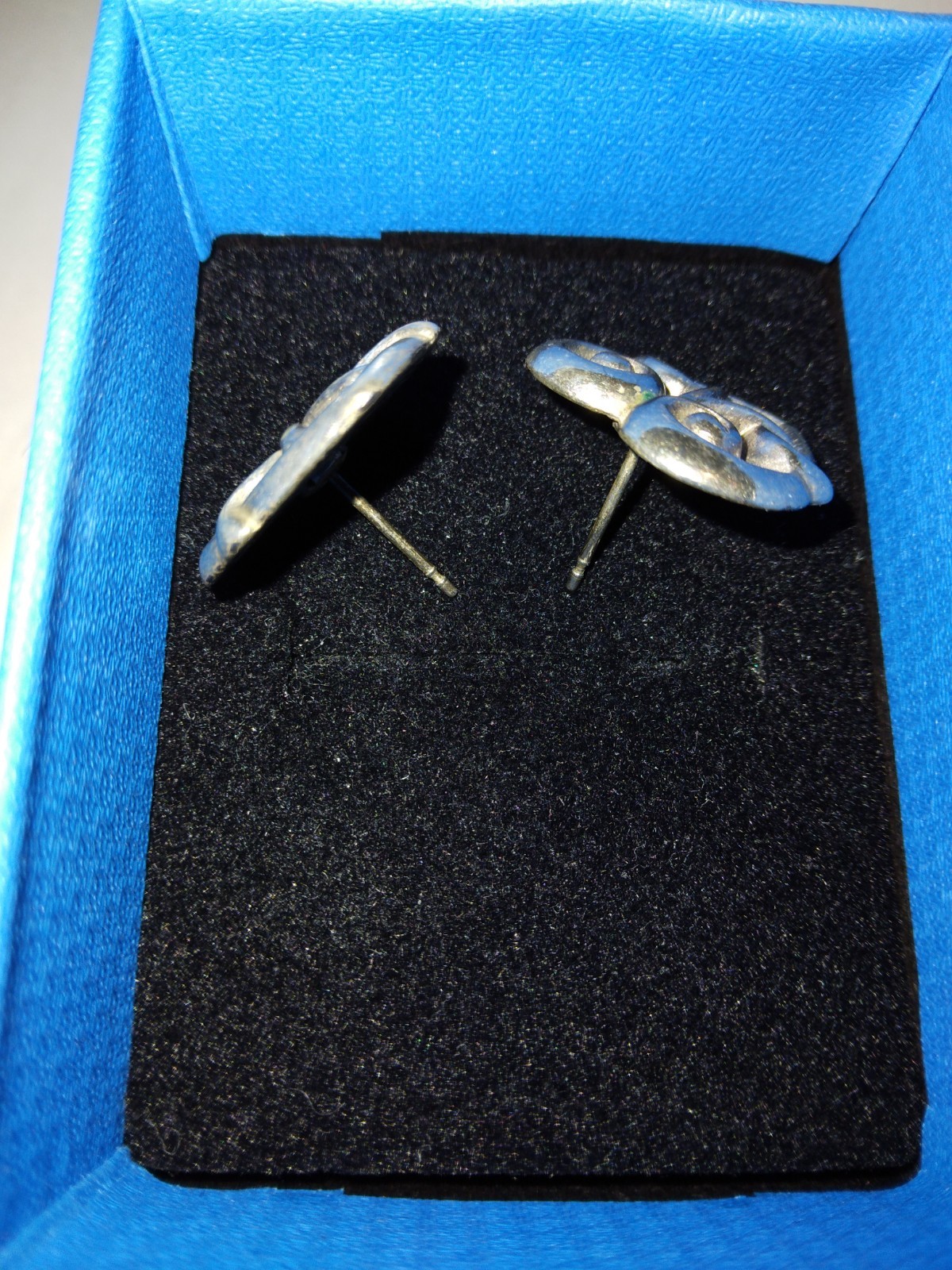 BRIGHTON Scrollwork Heart Post Earrings - image 17