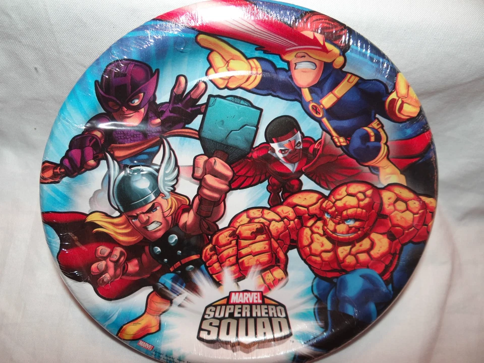HALLMARK NEW MARVEL SUPER HERO SQUAD DESSERT CAKE PLATES PARTY SUPPLIES
