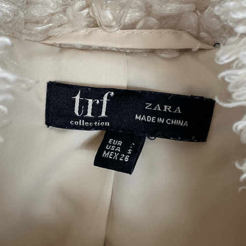 Chaqueta Bomber Zara TRF Marfil Crema Imitación Piel Recortada Cremallera Sherpa Peluche Talla S - Imagen 4 de 7
