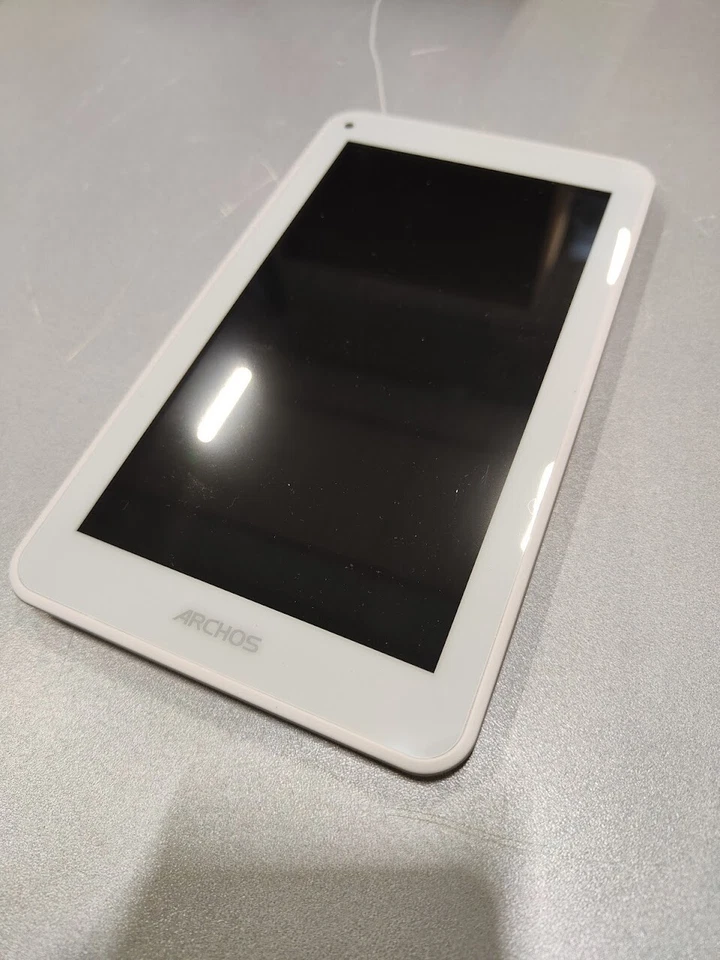 Tableta Android Archos T70 No Funciona Para Piezas - Imagen 3 de 4