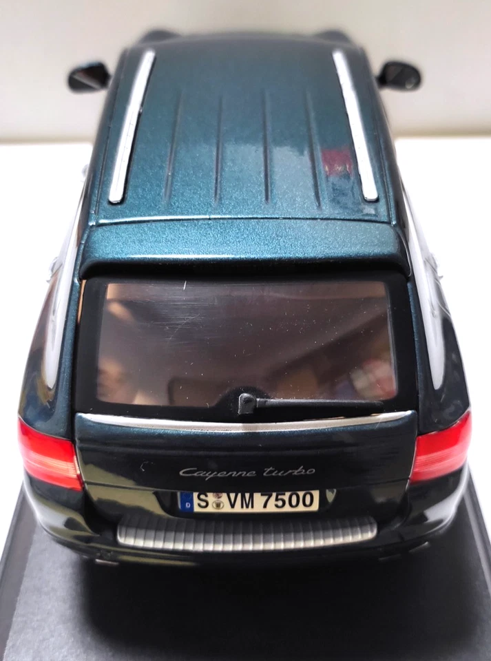 MAISTO USATO 1:18 AUTO DIE CAST PORSCHE CAYENNE TURBO VERDE METALLIZZATO - Immagine 4 di 4
