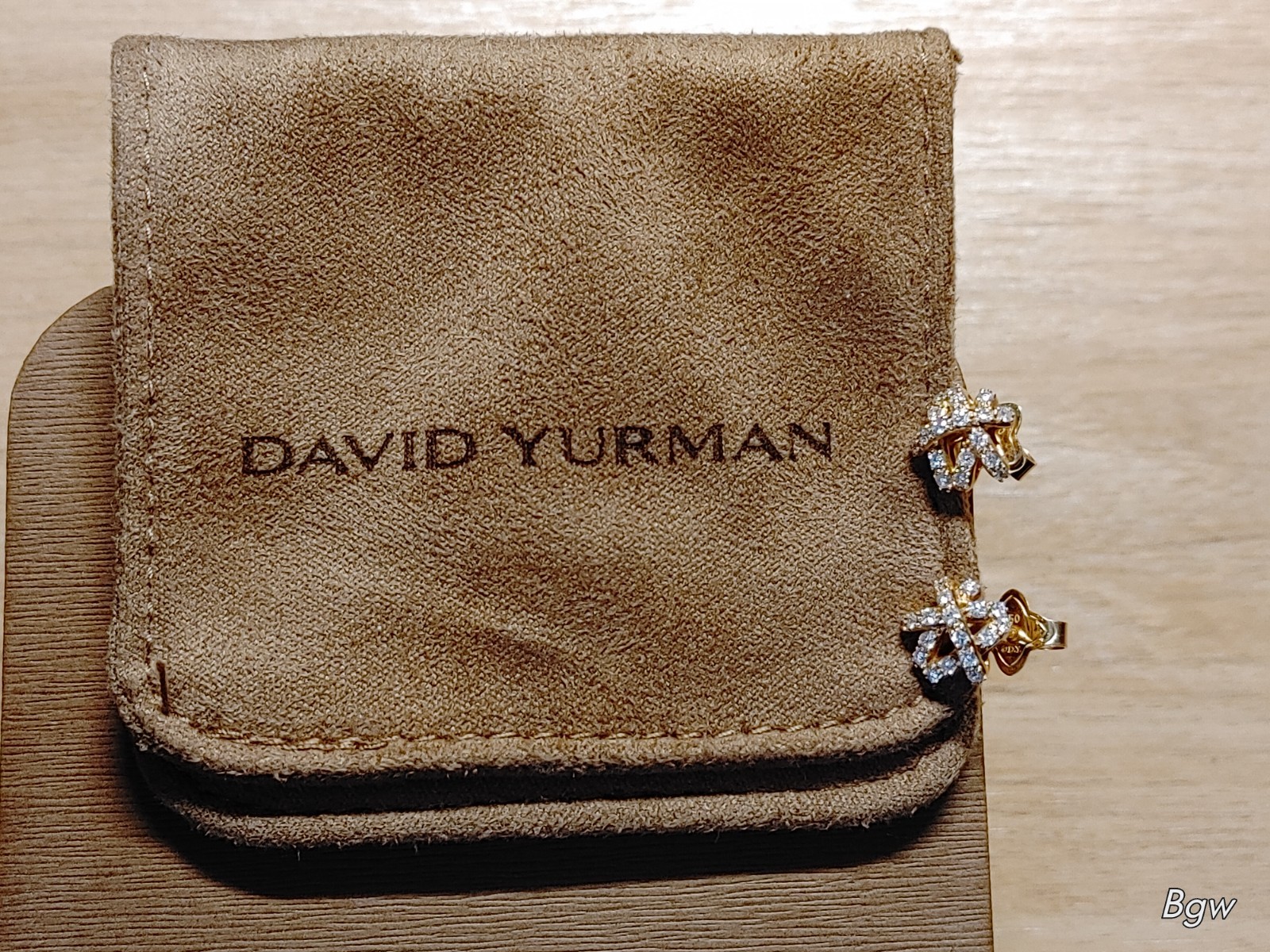 David Yurman Yellow Gold 18K Crossover Stud Earrings with Diamonds.