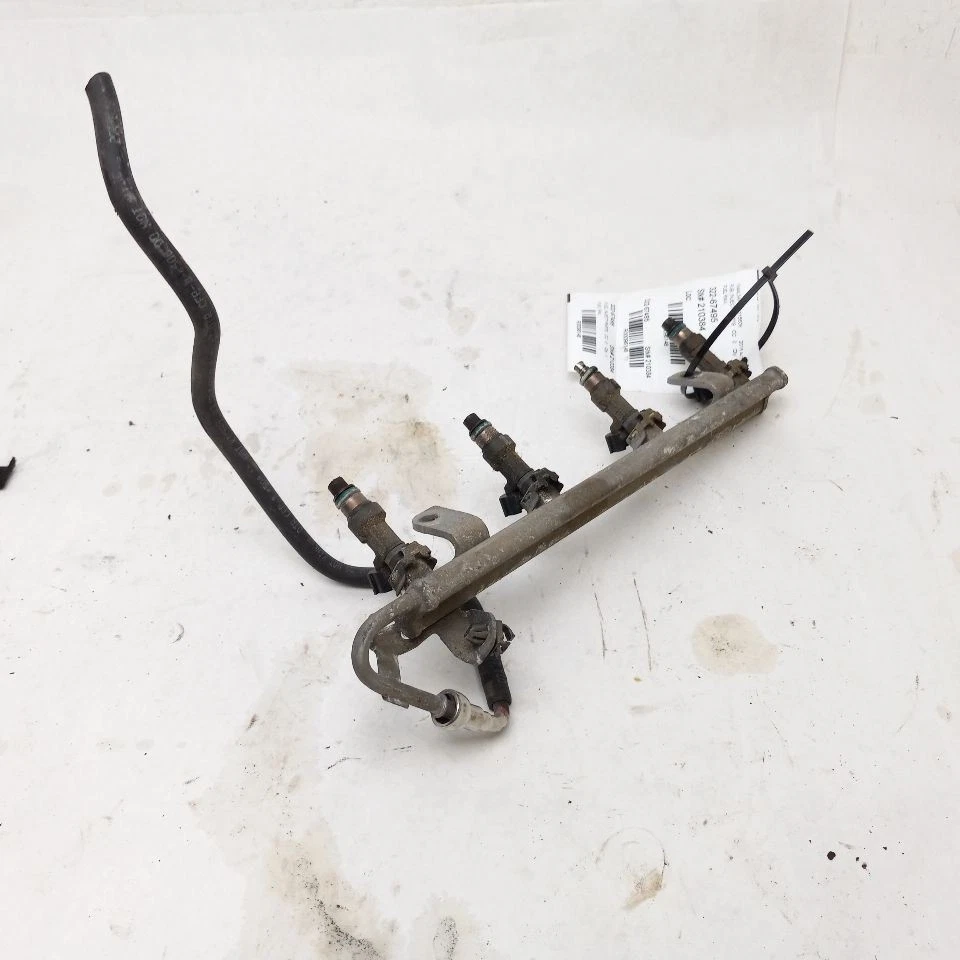 CARRIL DE COMBUSTIBLE para Nissan Altima 2015 OEM Foto 4 de 4