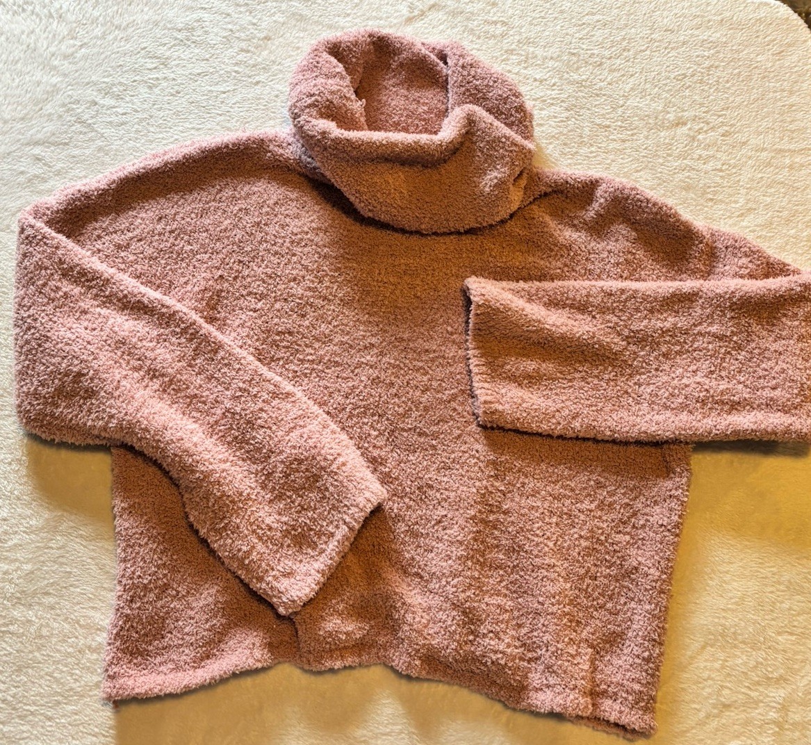 • Pink Mock Neck Cropped Knit Sweater Women’s Size Medium