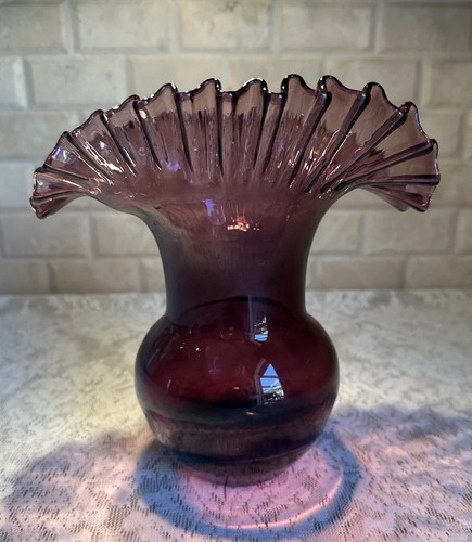 Blenko #390 Purple Amethyst Glass Vase, Mid-Century Crimped Rim Hand Blown 7.75” - Picture 6 of 14