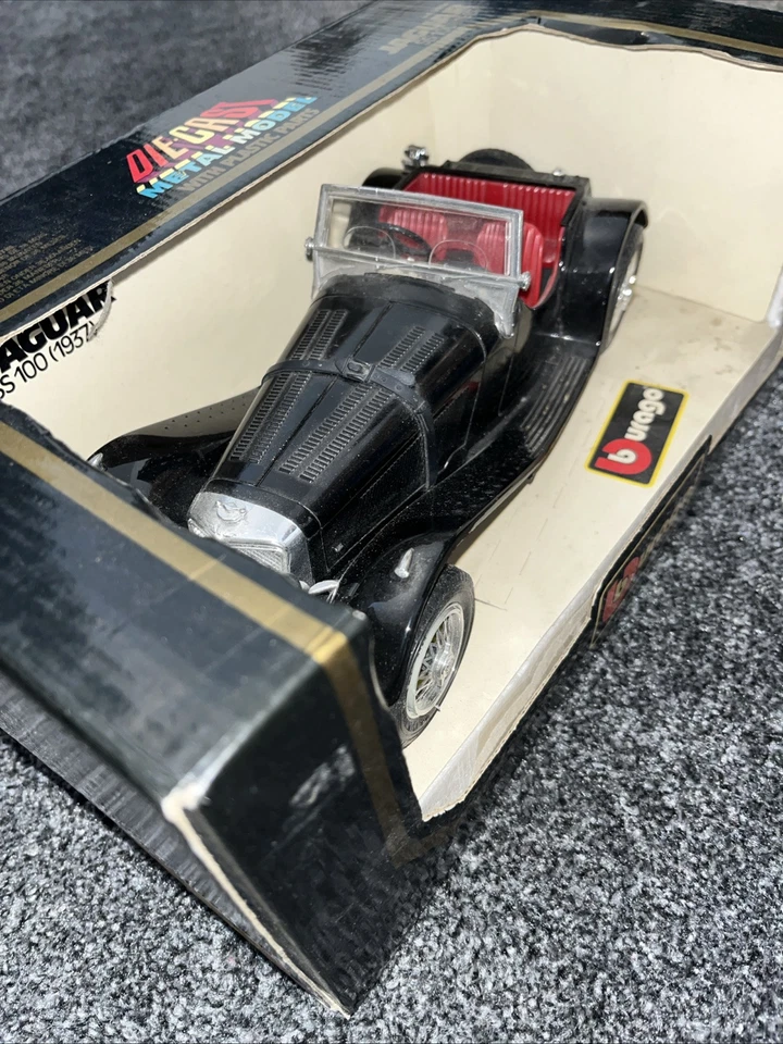 Burago 1/18 бриллианты JAGUAR SS100 (1937). in Black cod.3006. - Изображение 2 из 4