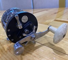 VINTAGE OCEAN CITY BAITCASTER FISHING REEL No.112 MADE IN USA