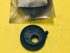 Mercedes W126 SE SEL SEC Grommet under Suspension Oil reservoir 1269975281 NOS