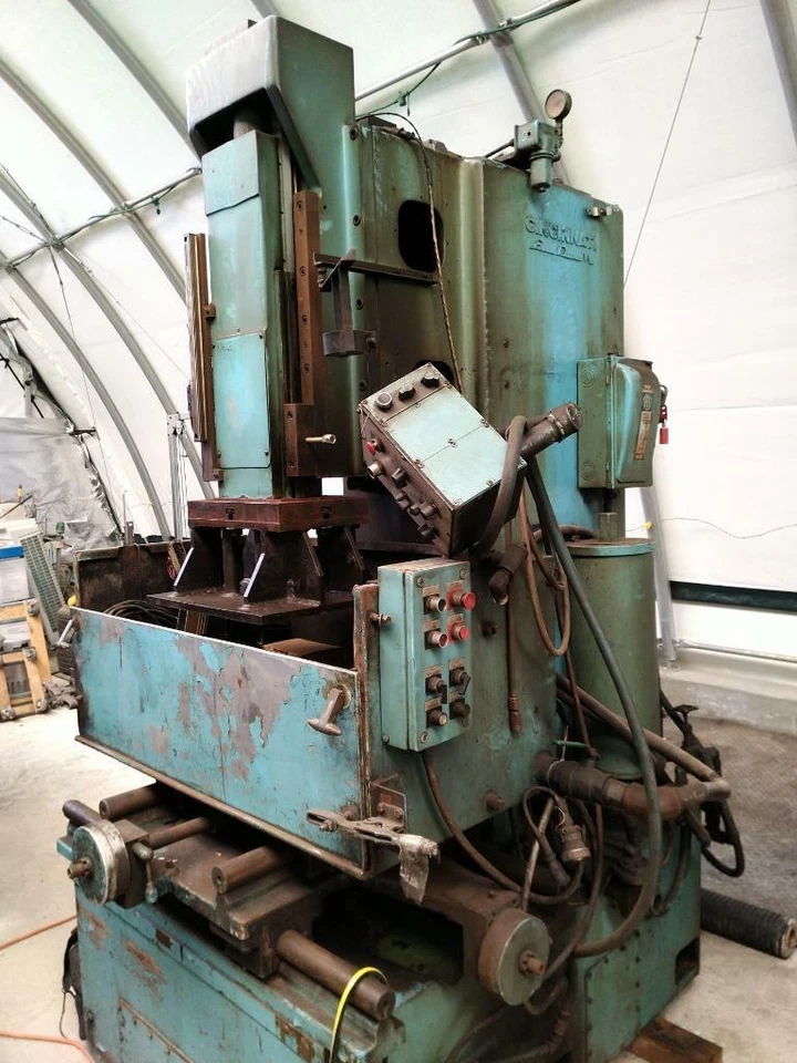 2 máquinas muy grandes Cincinnati NASA/EDM; tipo émbolo/carnero, extras incluidos. Foto 3 de 4
