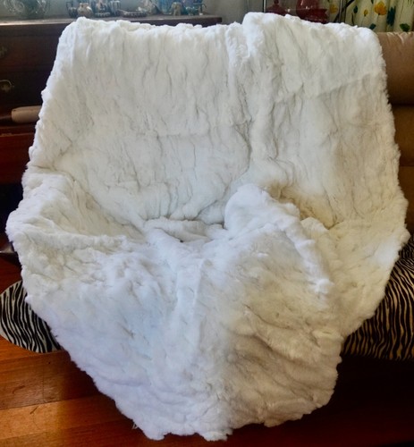 A Stunning White Rex Lapin Throw - 1600 x 1800mm - Insanely Soft - Foto 3 di 10