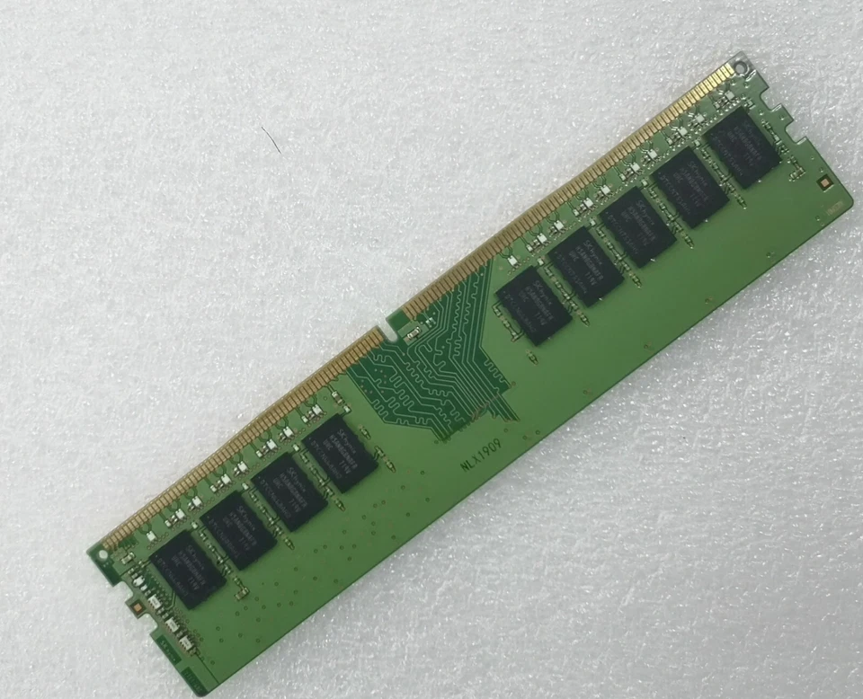 SK Hynix 8GB DDR4 2400 ECC UDIMM RAM 1Rx8 PC4-19200 HMA81GU7AFR8N-UH 288pin - image 3 of 4