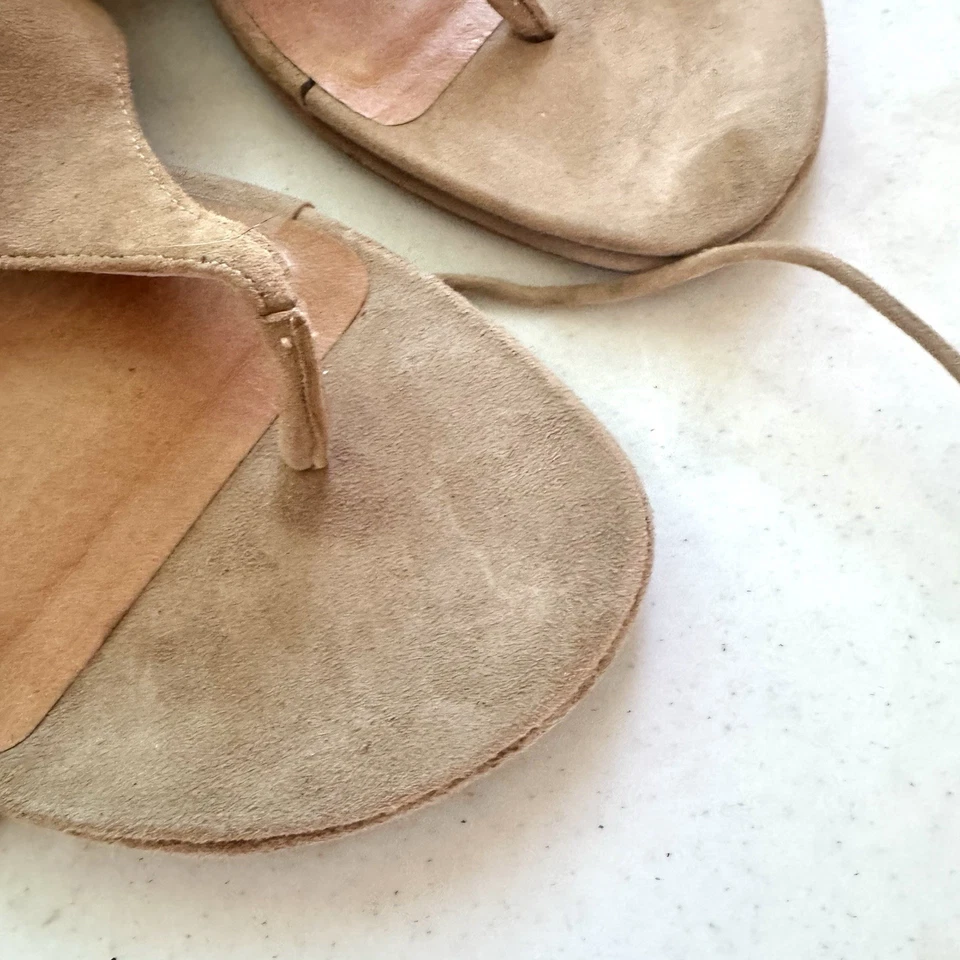 Sandalias Gentle Souls Mira de gamuza con cordones punta tanga tostadas talla 9 Foto 4 de 4