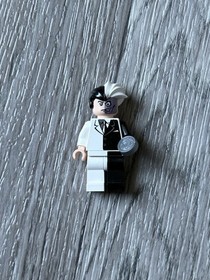 Lego: Batman - Two-Face 7781 Minifigure Figure Black & White Suit