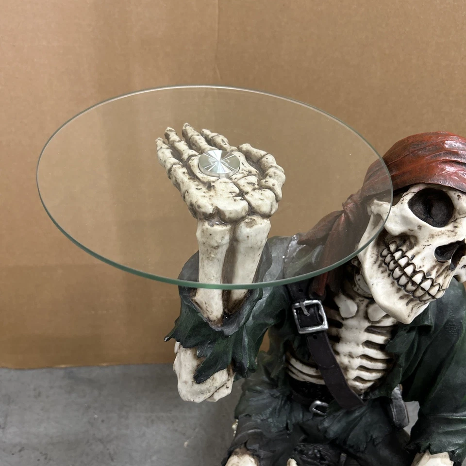 "Mesa auxiliar Pacific Gifts Buccaneer Skeleton y soporte de vino copa Lazy Susan 22""" Foto 3 de 4