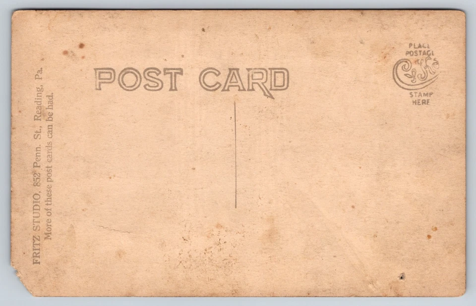 Портрет молодой женщины в белом платье подтверждения, лилии чтения PA, RPPC - Изображение 2 из 2