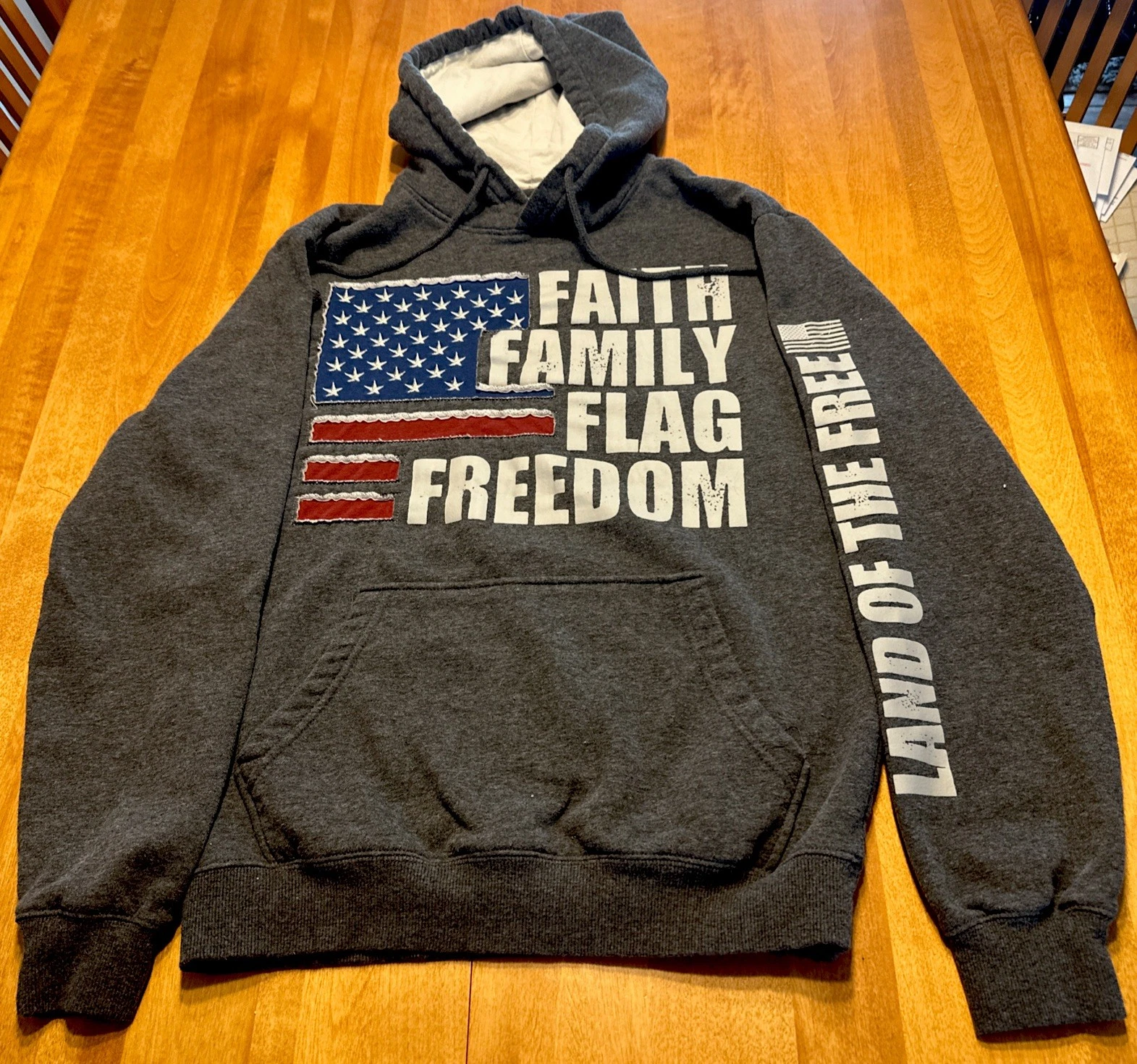 Buck Wear Hoodie Mens Medium Faith Family Flag Freedom Embroidered Sweatshirt
Opens in a new window