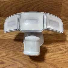 Home Zone LED Security Light Motion Activated 3000L 240° Outdoor 3 Swivel Heads