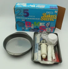 1993 VTG EKCO Baker's Secret 25 Piece Bakeware set - New Open Box