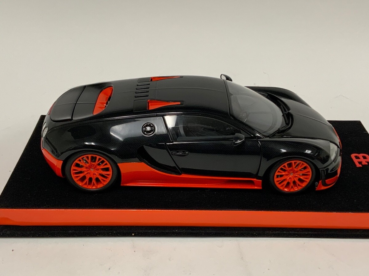 ミニカー MINICHAMPSBugattiVeyron Super Sport 2011 1/18 Minichamps Bugatti Veyron Super Sport 2011 Blue Carbon