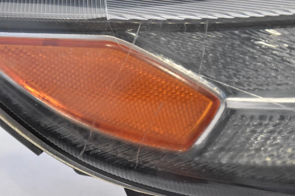 Faro halógeno pasajero derecho Chevrolet Volt 11-15 22769171 OEM Foto 4 de 4