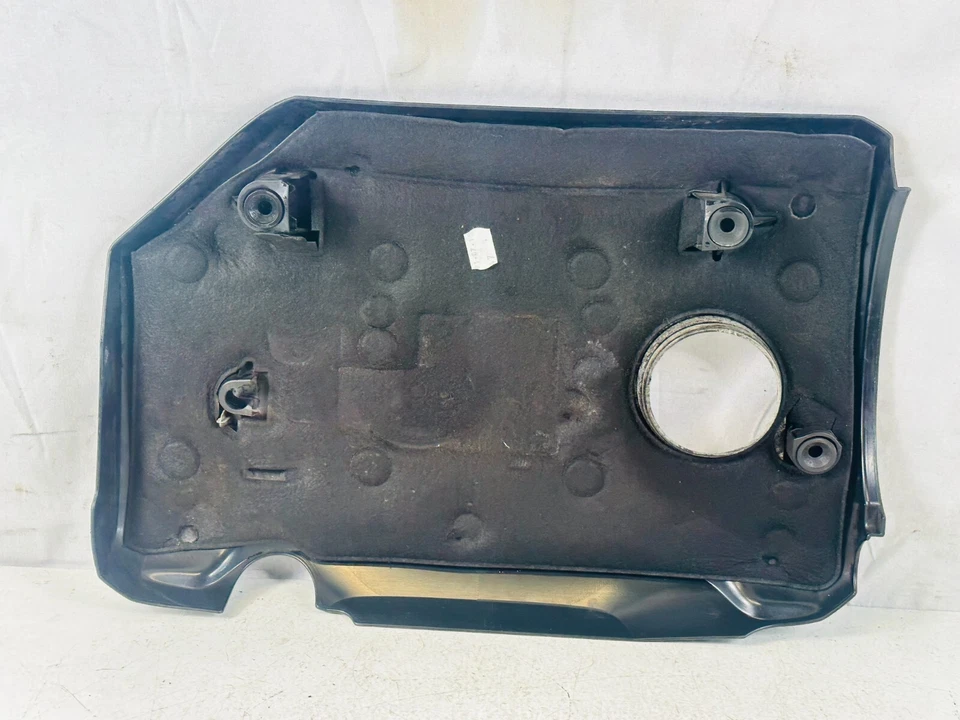 Cubierta del motor Volkswagen Golf 2011 N5306 Foto 4 de 4