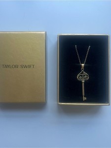 Taylor Swift Key Necklace | eBay