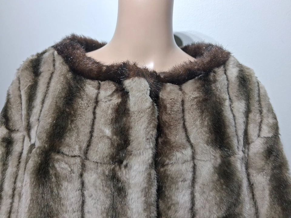 Abrigo Frances Valentine Imitación Visón Rayas Forrado Cierre a Presión Talla S Foto 2 de 4