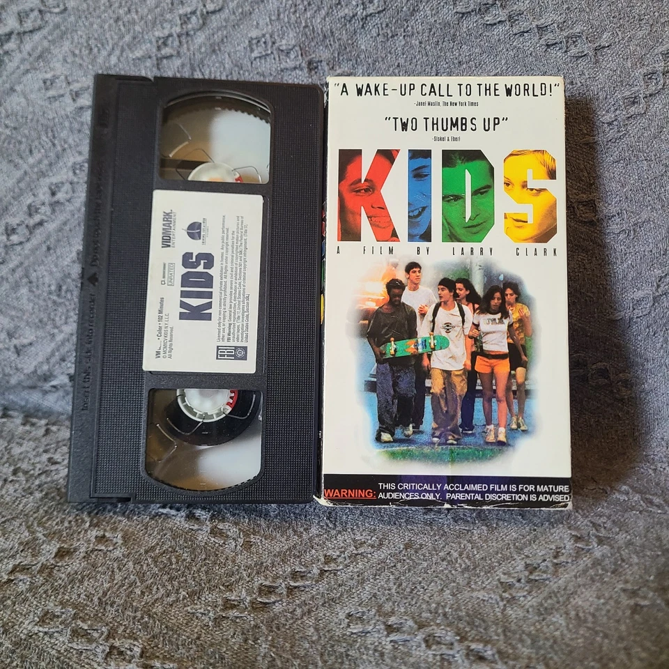 Vintage Kids the movie AND promo poster Larry Clark (VHS/EP, 1997, Walking Art) - Image 2 of 4