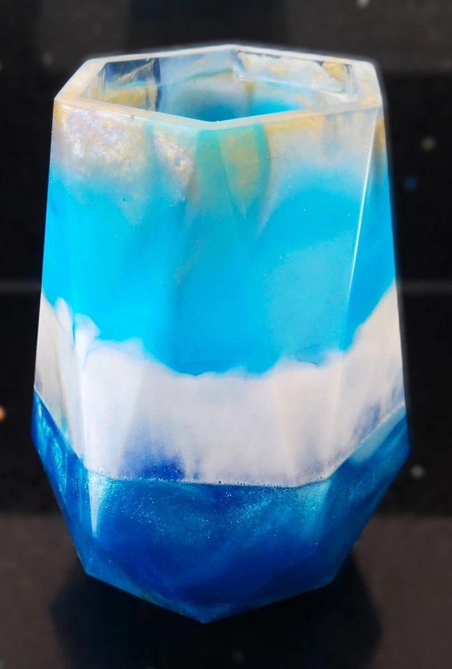 🧡 Handmade Resin Hexagonal Vase – Modern Geometric Design - Image 2 of 3