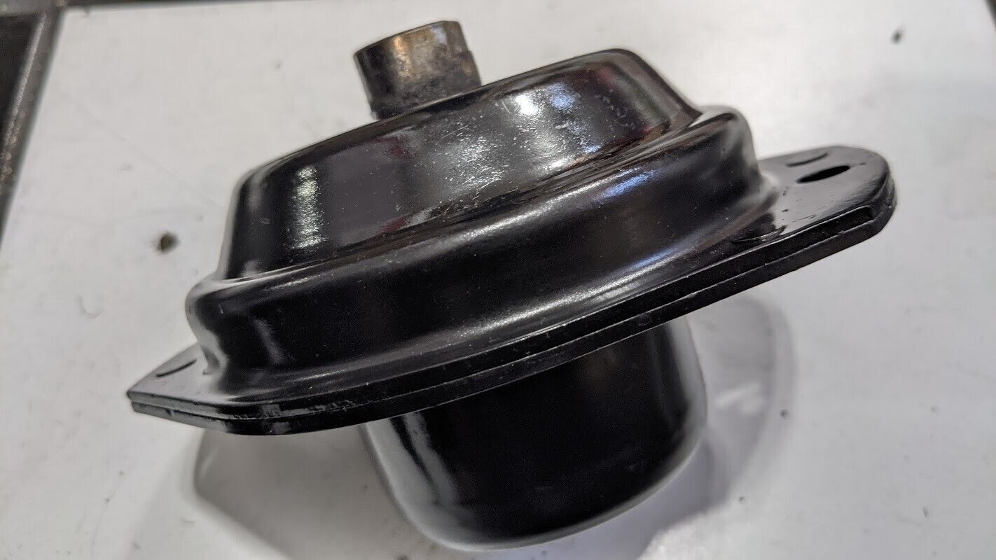 FERRARI 308 GTSi  PART engine motor MOUNT PRE OWNED 139640