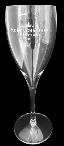 Moet & Chandon Clear Acrylic Champagne Glasses Flutes-Set of Six (6) USA SHIPPER - Picture 2 of 4
