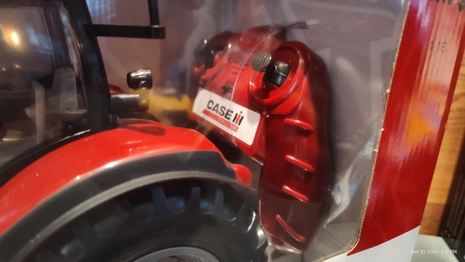 NIB 1:16 BIG FARM/TOMY CASE IH MAXXUM 150 FULL FUNCTION RADIO CONTROL TRACTOR - Image 4 of 4