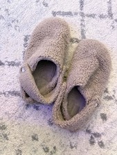Crocs Classic Cozzzy Slippers Mushroom Faux Fur M7 W9 Cozy Clog