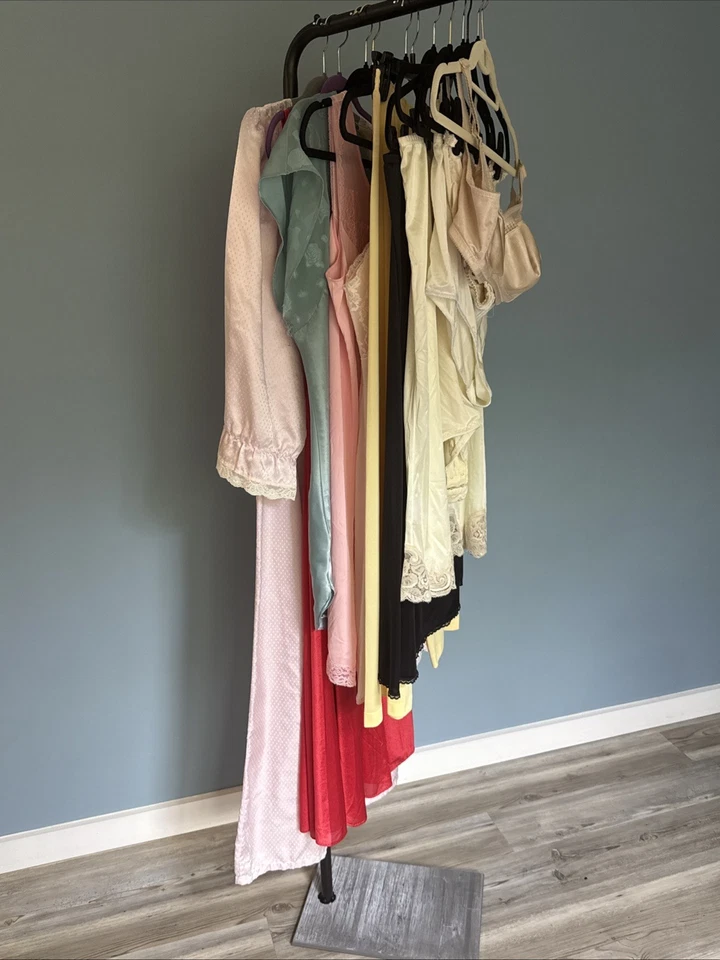 De Colección LINGERIE LOTE CAMISONES Peluches Encaje Bragas Sujetador 12 Piezas Rockabilly Boho Foto 3 de 4