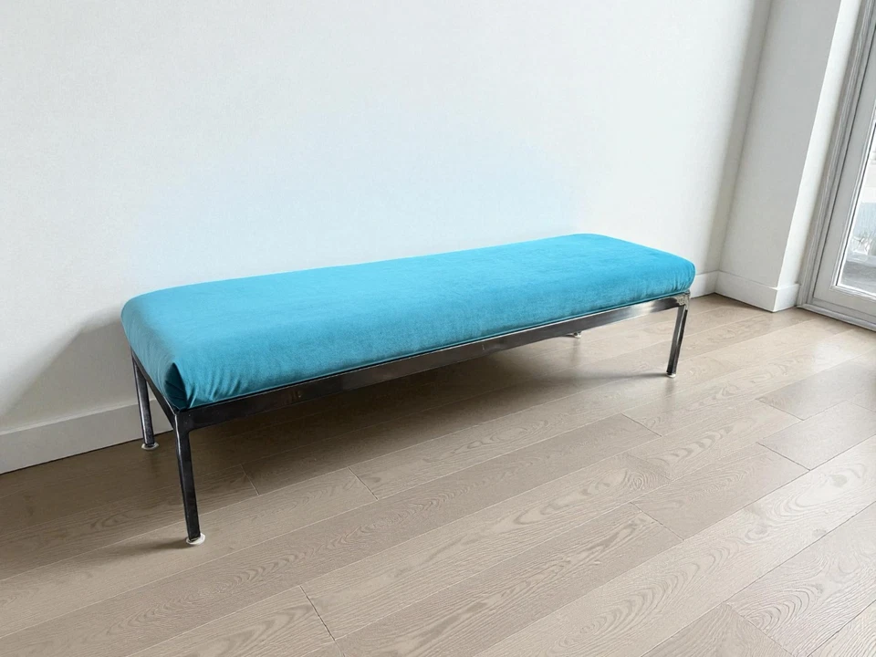 Banco vintage moderno de mediados de siglo MCM Florence Knoll estilo cromo y terciopelo Foto 3 de 4