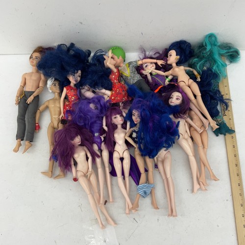 Disney Descendants & andere gemischte gebrauchte Figurenspiel Modepuppen Posten - Bild 2 von 4