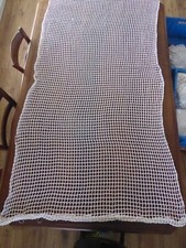 RIDEAU DE PORTE ou MOUSTIQUAIRE, ancien, au crochet.